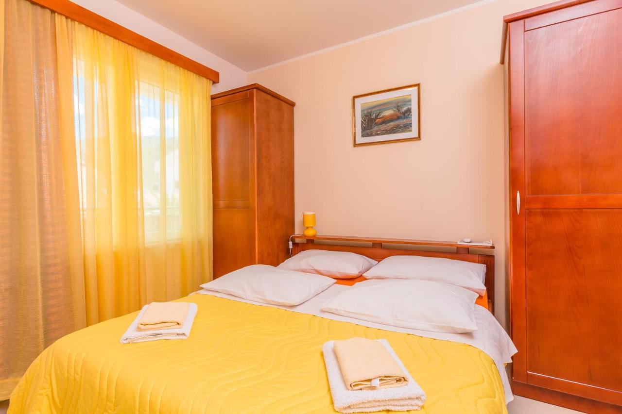 Rosic Apartments Tivat Buitenkant foto