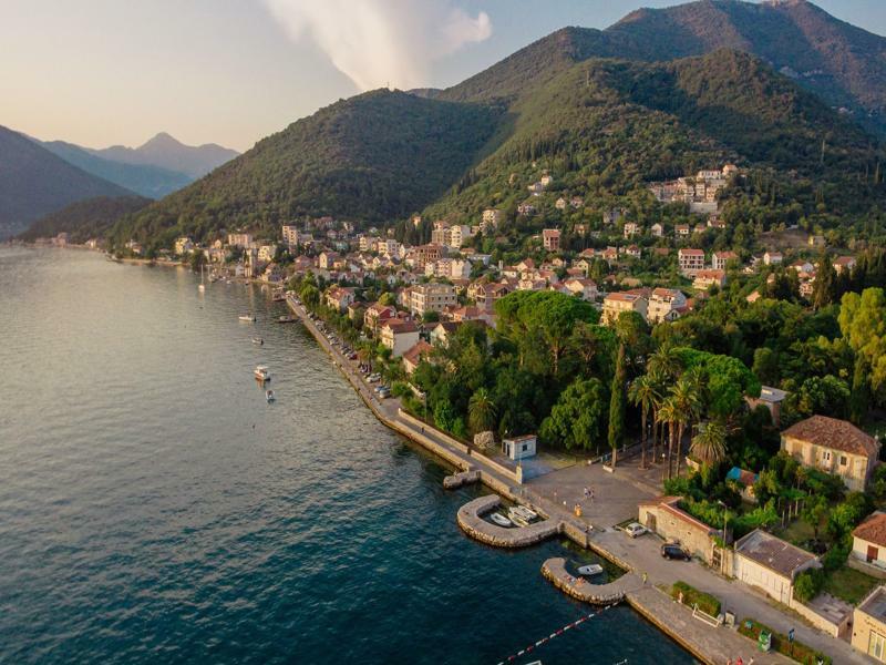 Rosic Apartments Tivat Buitenkant foto